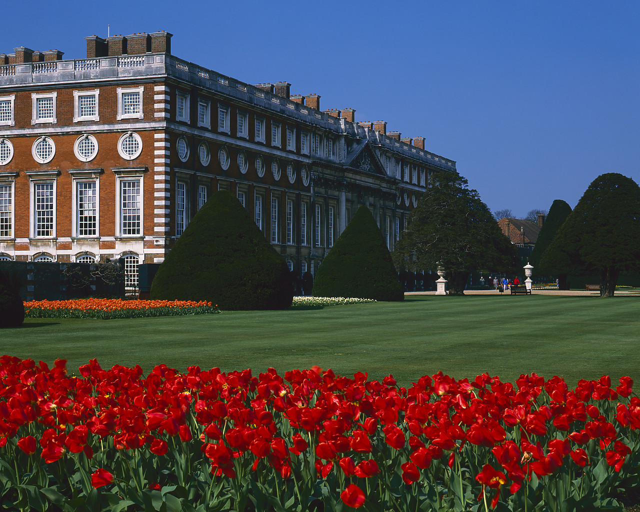 #902738 - Hampton Court Palace in Spring, East Molesey, Surrey, England
