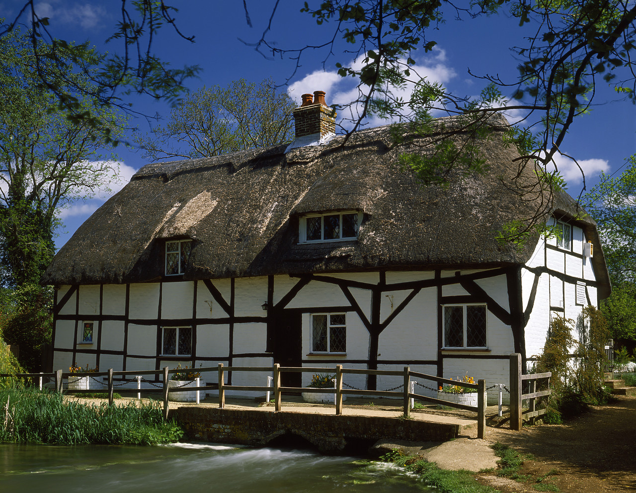 #902879-1 - The Fulling Mill Cottage, New Alresford, Hampshire, England