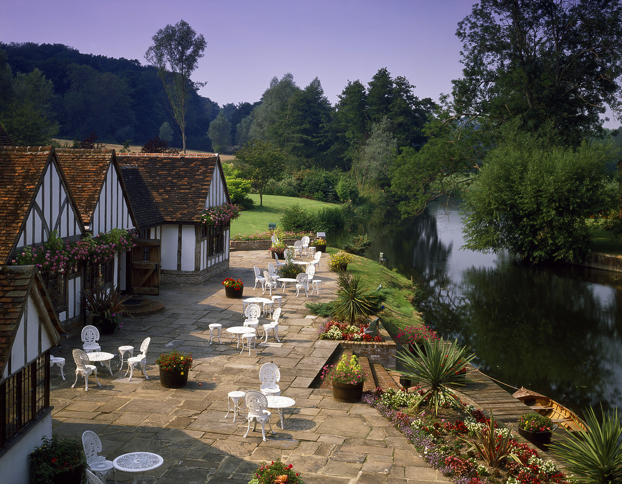 #903093 - Le Talbooth Hotel on River Stour, Dedham, Essex, England