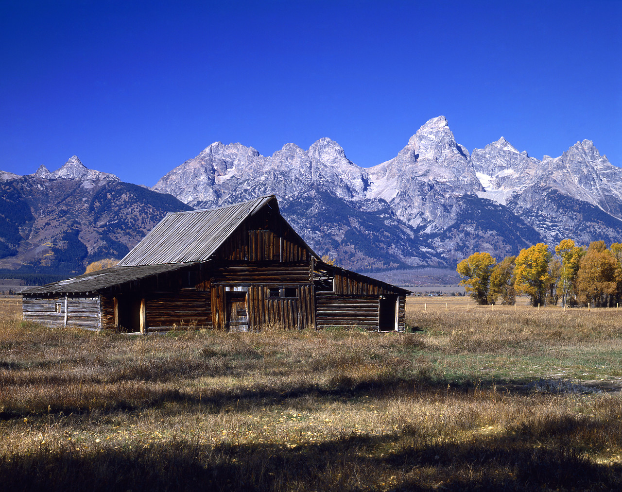 #913760 - Rustic Barn & Grand Tetons, near Jackson, Wyoming, USA