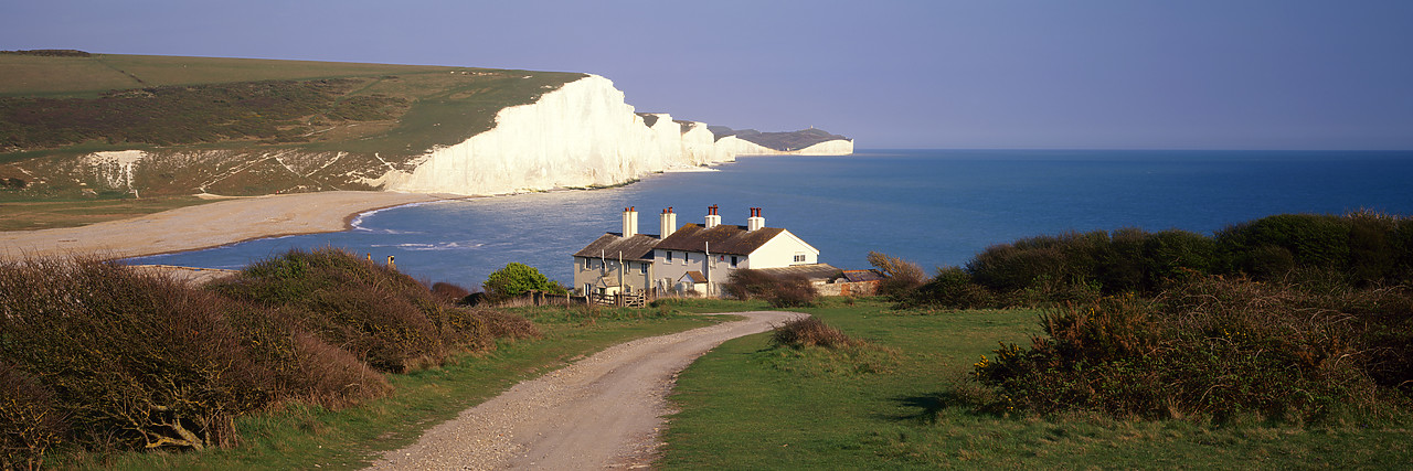 #955969 - Seven Sisters & Cottages, East Sussex, England