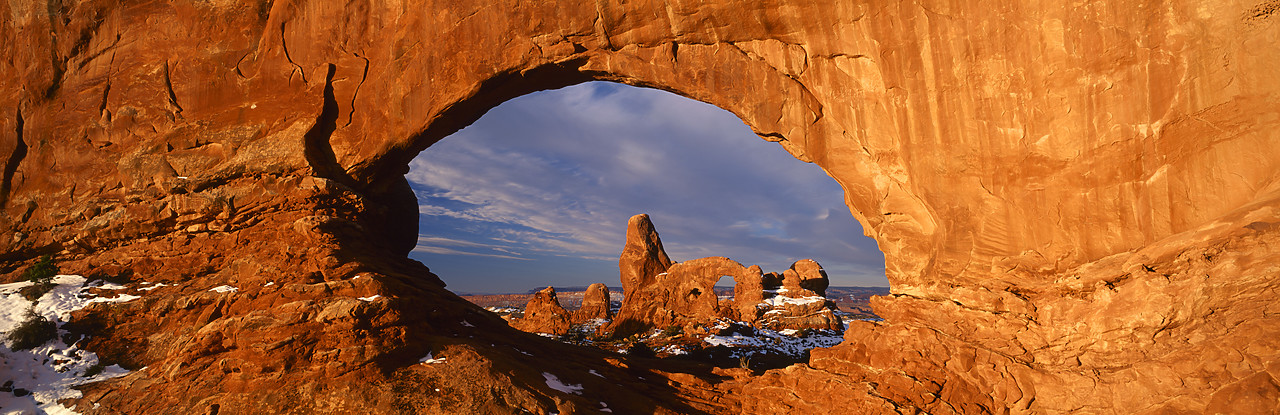 #970062-14 - North Window & Turret Arch, Arches National Park, Utah, USA