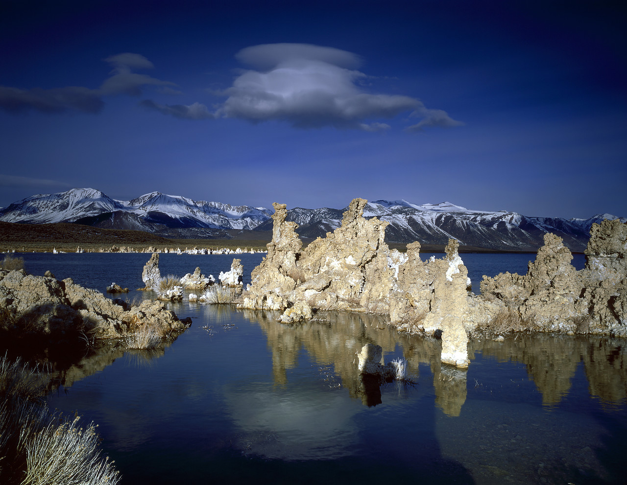 #970081-7 - Tufa Formations, Mono Lake, California, USA