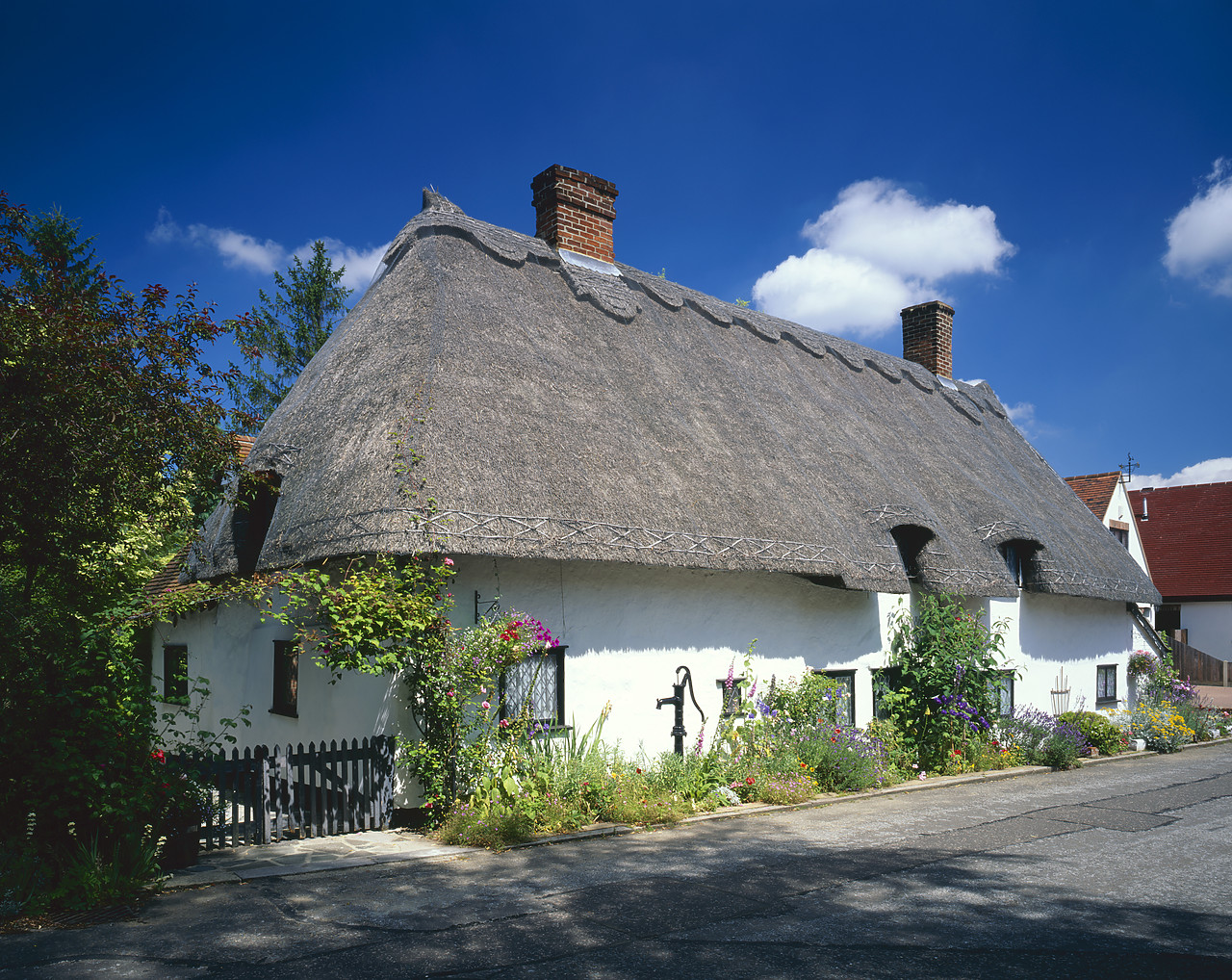 #970186-1 - Thatched Cottage, Bridge Street, Suffolk, England