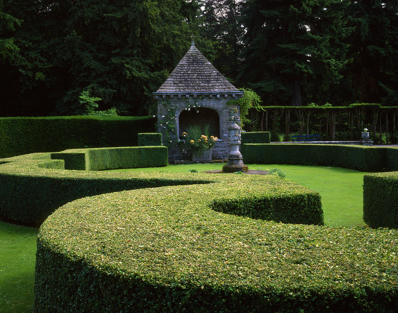#970389-1 - Italian Garden, Glamis Castle, Tayside Region, Scotland