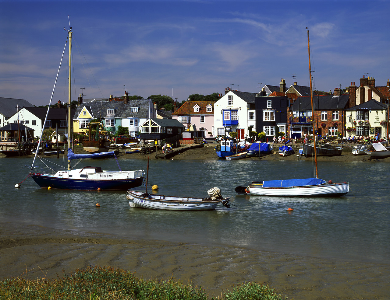 #980820-8 - Wivenhoe on River Colne, Essex, England