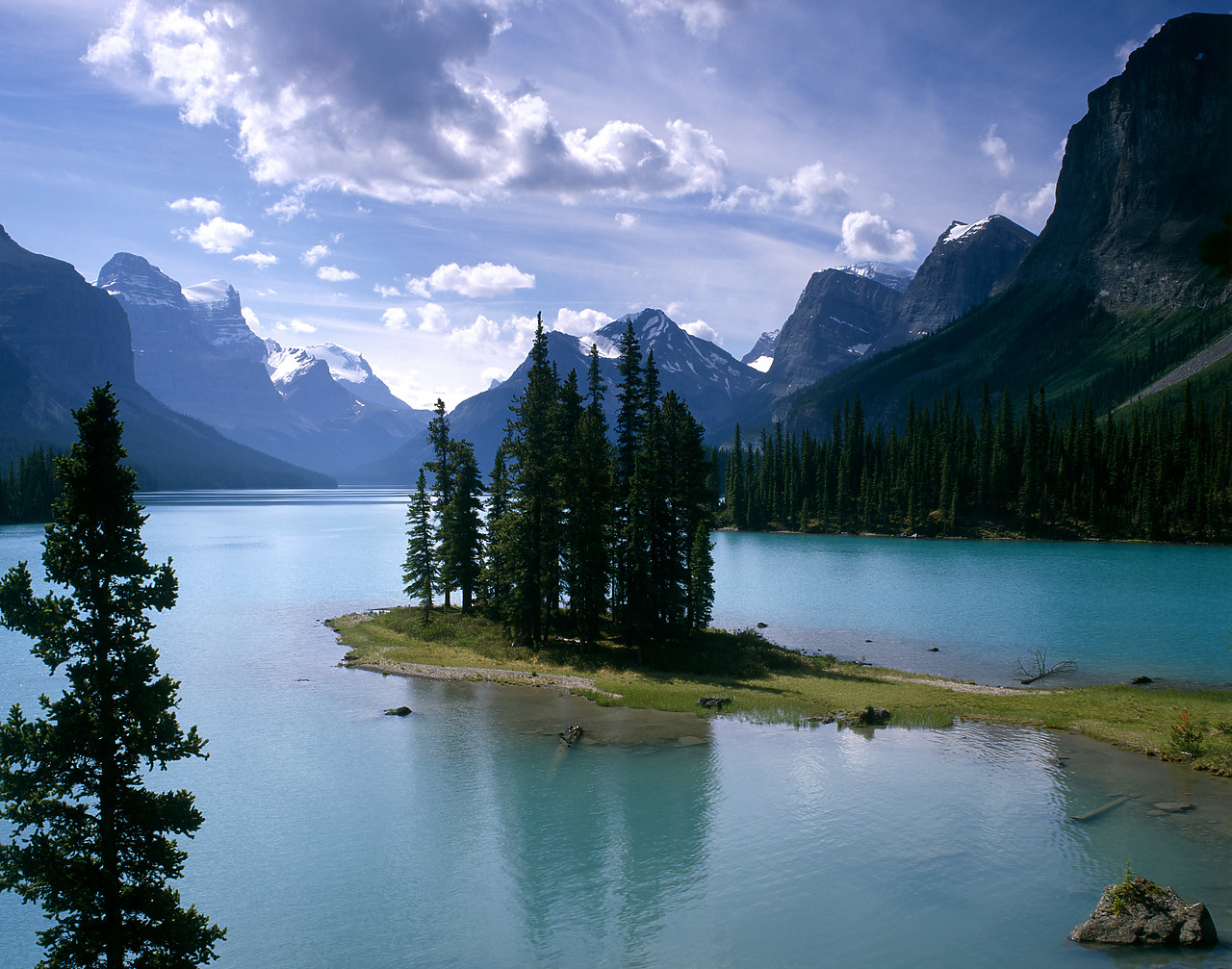 #980845-3 - Spirit Island on Maligne Lake, Jasper National Park, Alberta, Canada