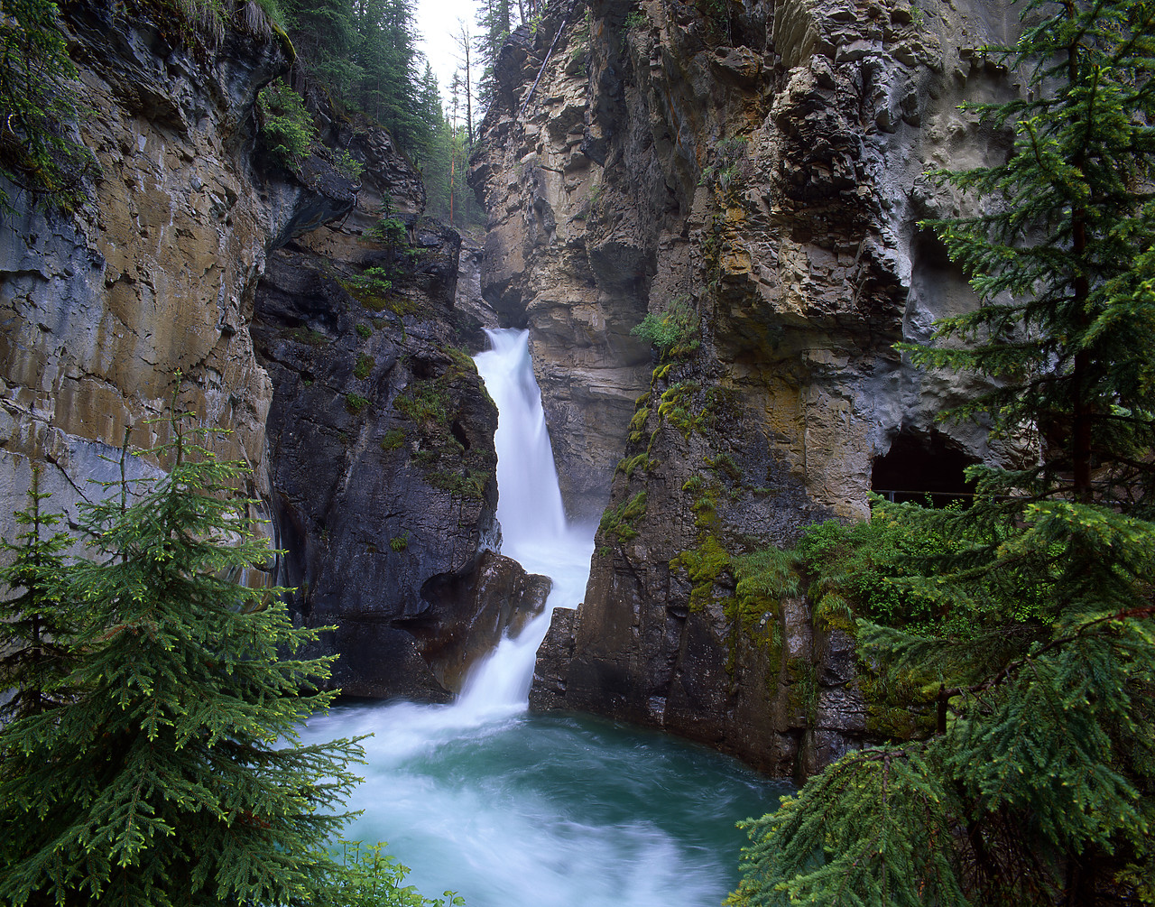 #980875-1 - Lower Falls in Johnston Canyon, Banff National Park, Alberta, Canada