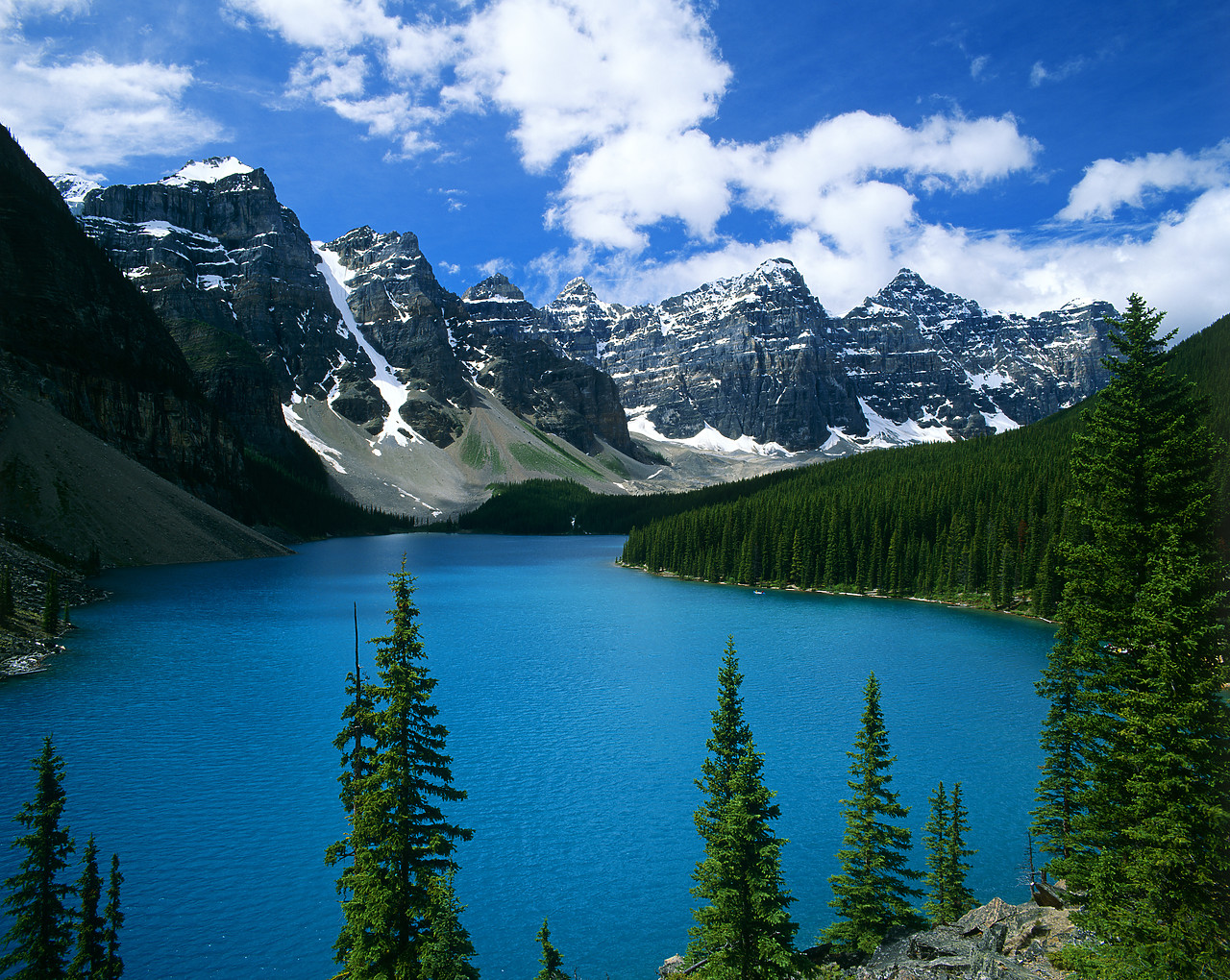 #980904-1 - Moraine Lake, Banff National Park, Alberta, Canada