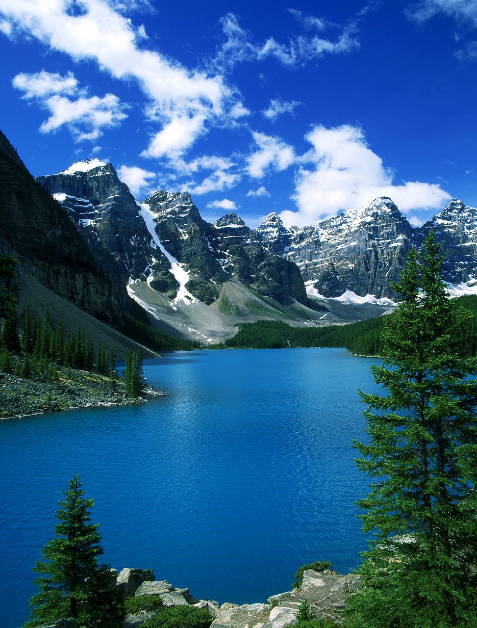 #980906-3 - Moraine Lake, Banff National Park, Alberta, Canada