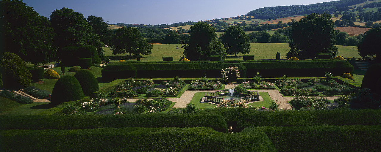 #990413-1 - View over Queen's Garden, Sudeley Castle, Gloucesteershire, England