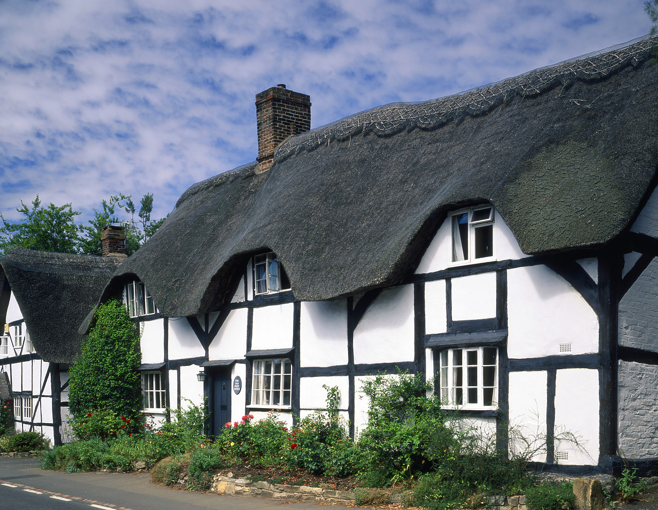 #990474-1 - Thatched Cottages, Cropthorne, Herefordshire, England