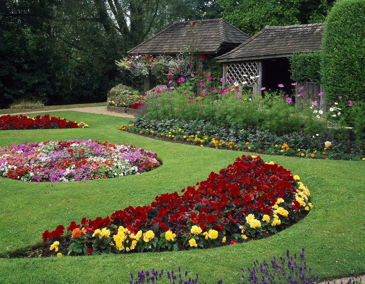 #990475-3 - Village Garden, Bibury, Gloucestershire, England