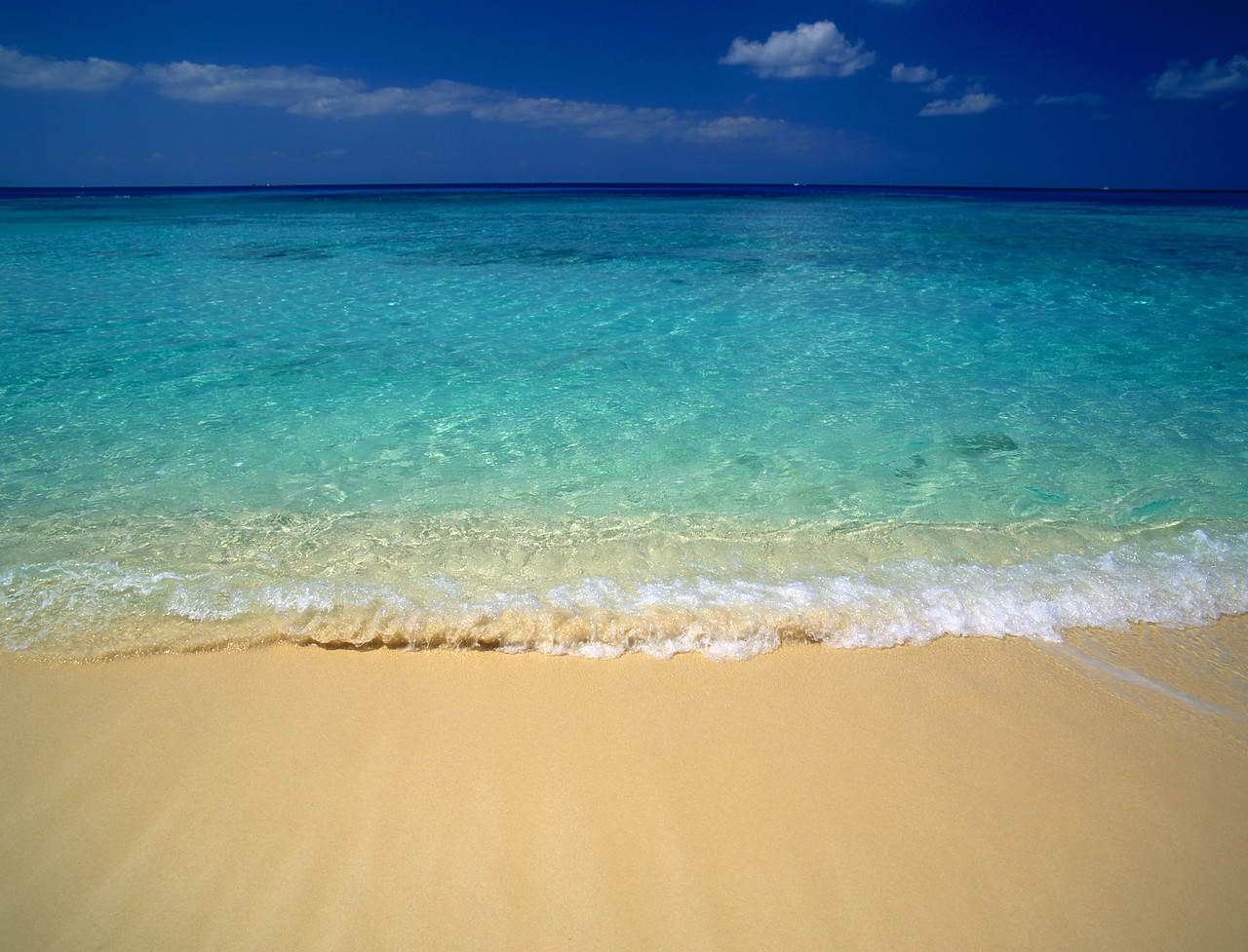 #990533-1 - Turquiose Water on Seven Mile Beach, Grand Cayman, Caribbean