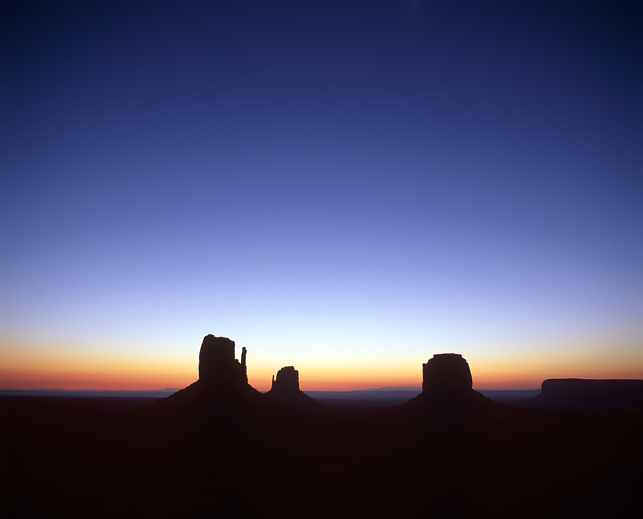 #990605-1 - Monument Valley at Dawn, Arizona, USA