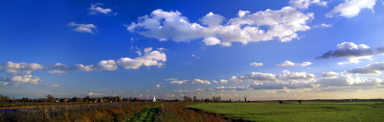 #990707-1 - Broadland Sky, near Thurne, Norfolk, England