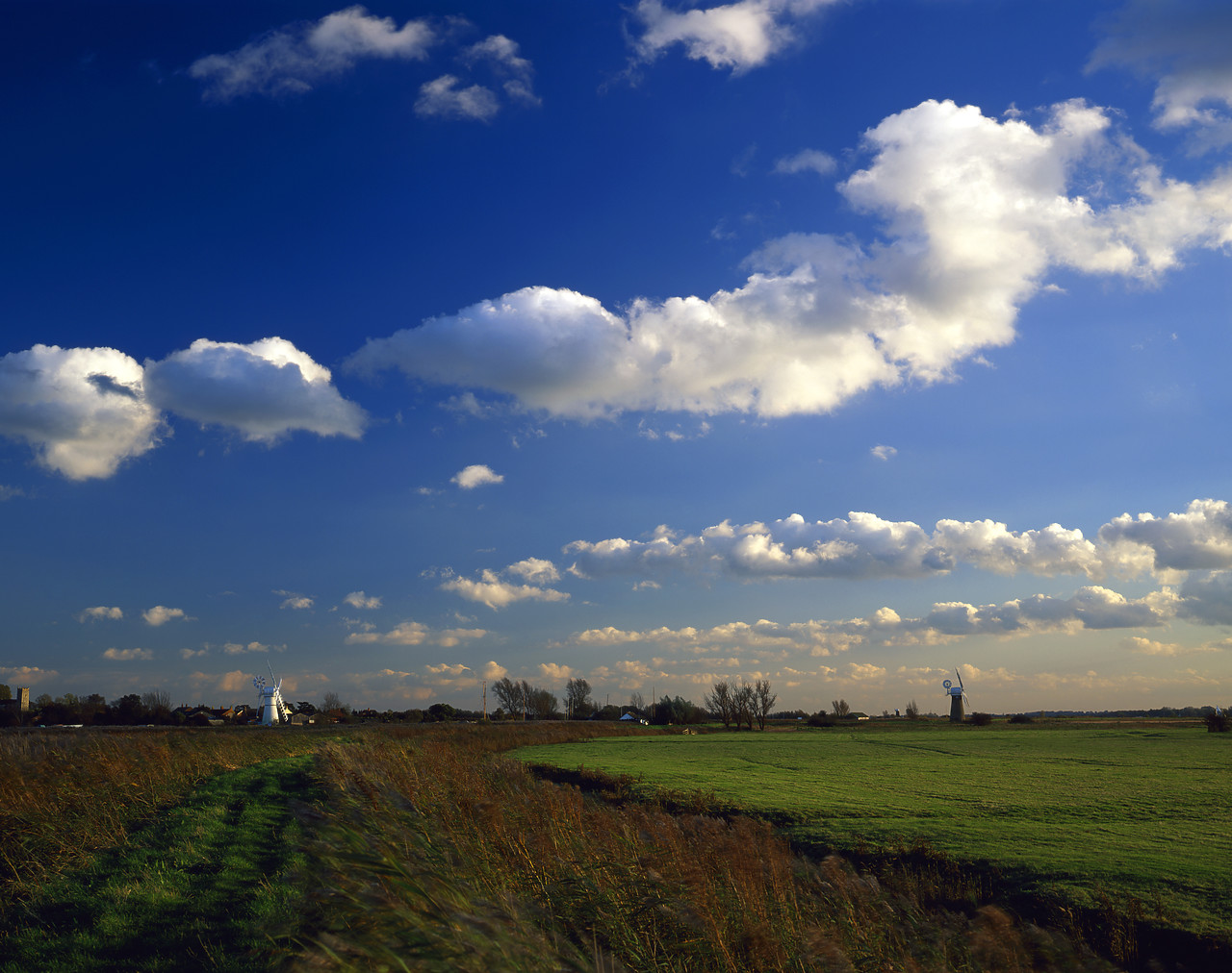 #990707-4 - Broadland Sky, near Thurne, Norfolk, England
