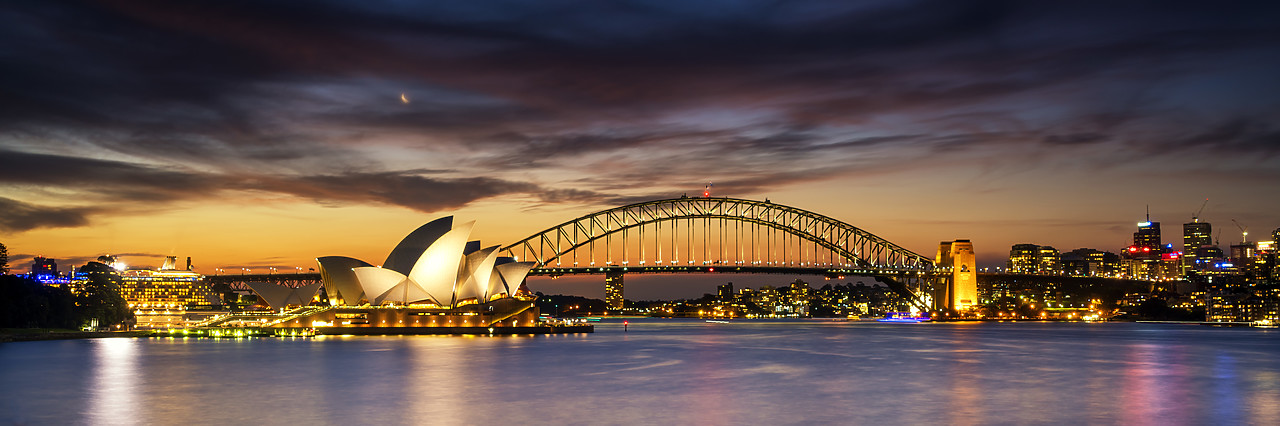 #ML16002 - Sydney Opera House & Harbour Bridge, Sydney, Australia